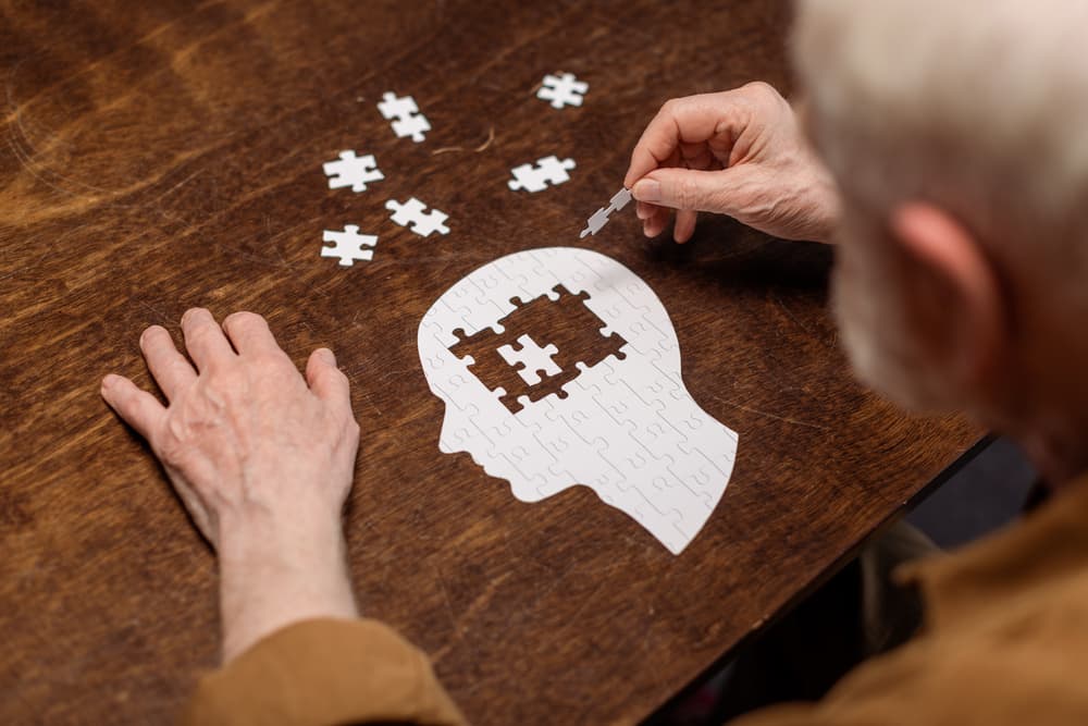 Eight puzzles and games for seniors to improve their memory