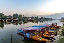 Exploring Kashmir: A Guide to the Best Destinations for Elderly Travellers